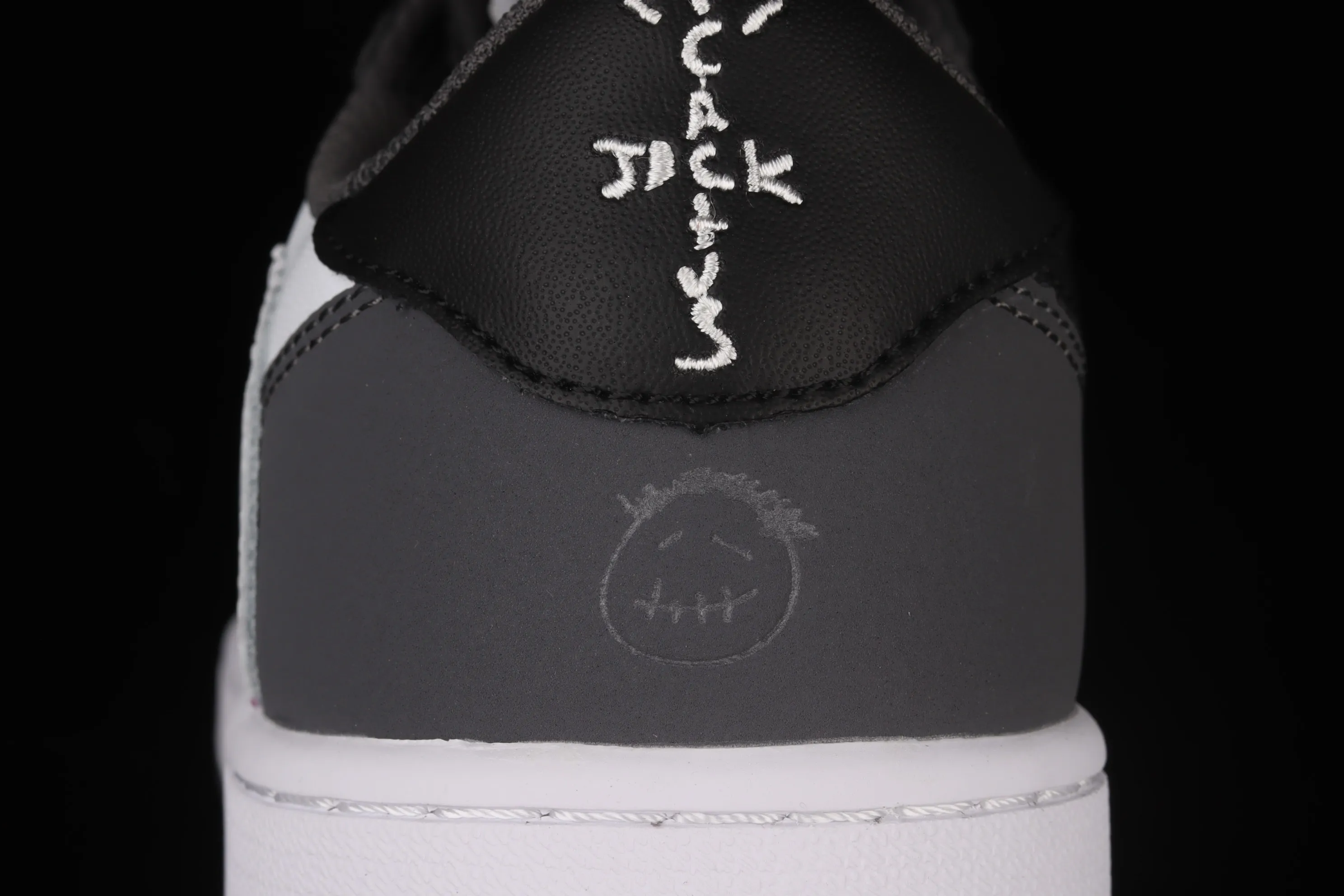 All Categories Air Jordan Jordan series basketball shoes Air Jordan 1 Low Cost-effective version Travis Scott x Fragment x Air Jordan 1 Low "Military Blue" AJ1 Joe 1 Lightning Undercut Low CQ4277-008